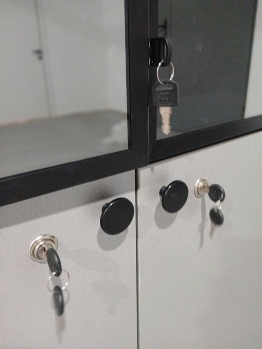 Шкаф 2дв.со стекл дверями