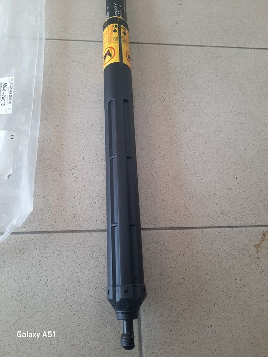 Доводчик крышки багажника