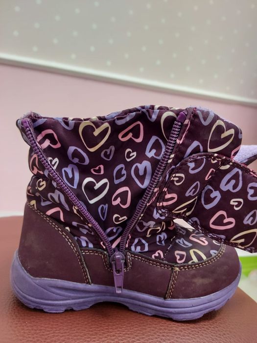 Продам весенние ботинки