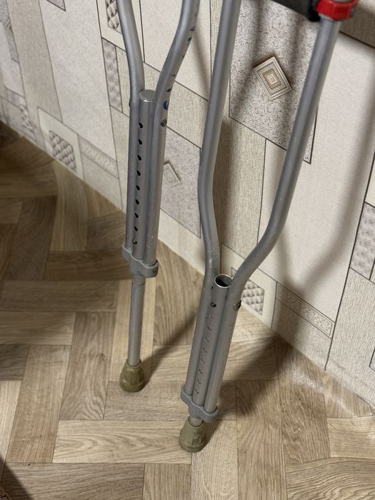 Костыли подмышечные б/у