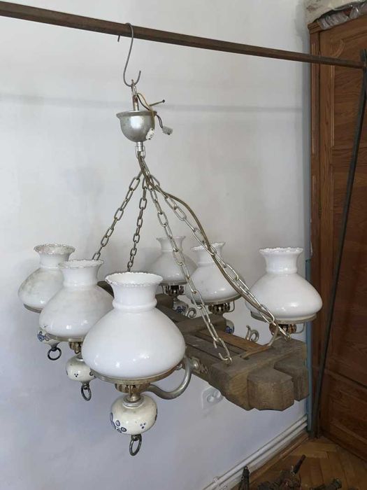 Candelabru sase brate din lemn si portelan