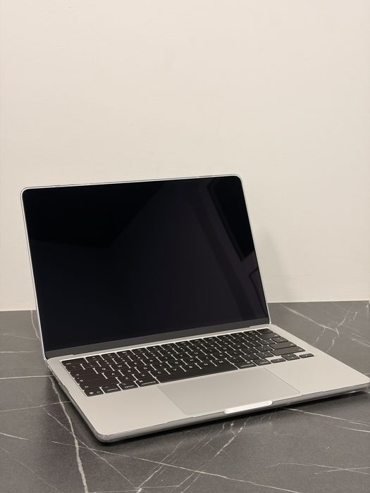 Macbook air 13’ 16/512