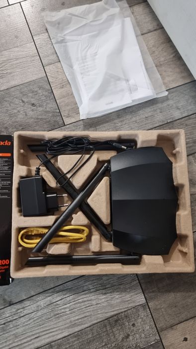 Router wireless Tenda AC1200