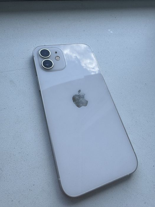 Продам iphone 12