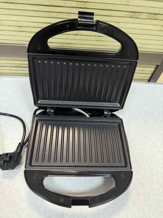 Тостер за сандвичи YASHE