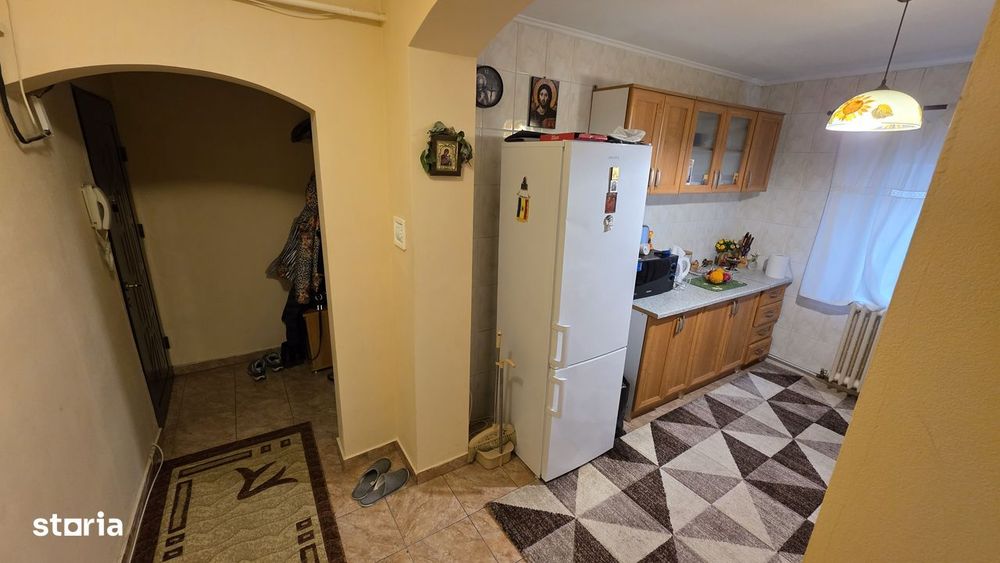 Vand ap cu 3 camere zona Orizont - Posta 4