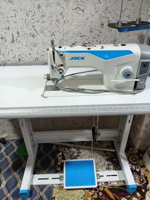 Tikuv mashinasi Jack