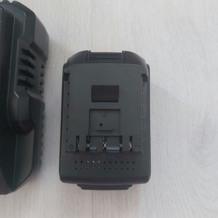 [НОВО] Мощен Комплект 18V 5.0Ah Батерия + Зарядно за Bosch Professional (Синя серия)