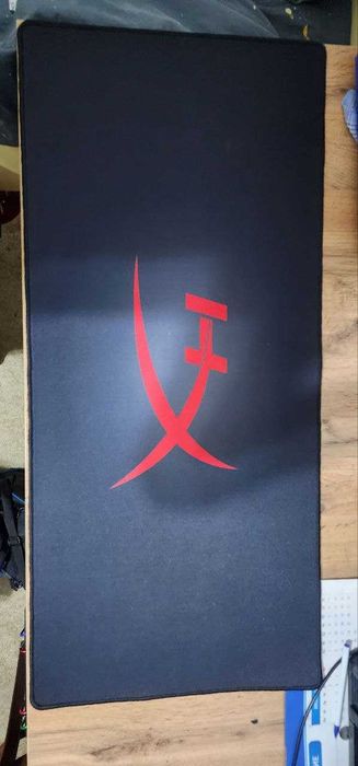 Большой коврик для мыши подойдет тем кто играет в кс.