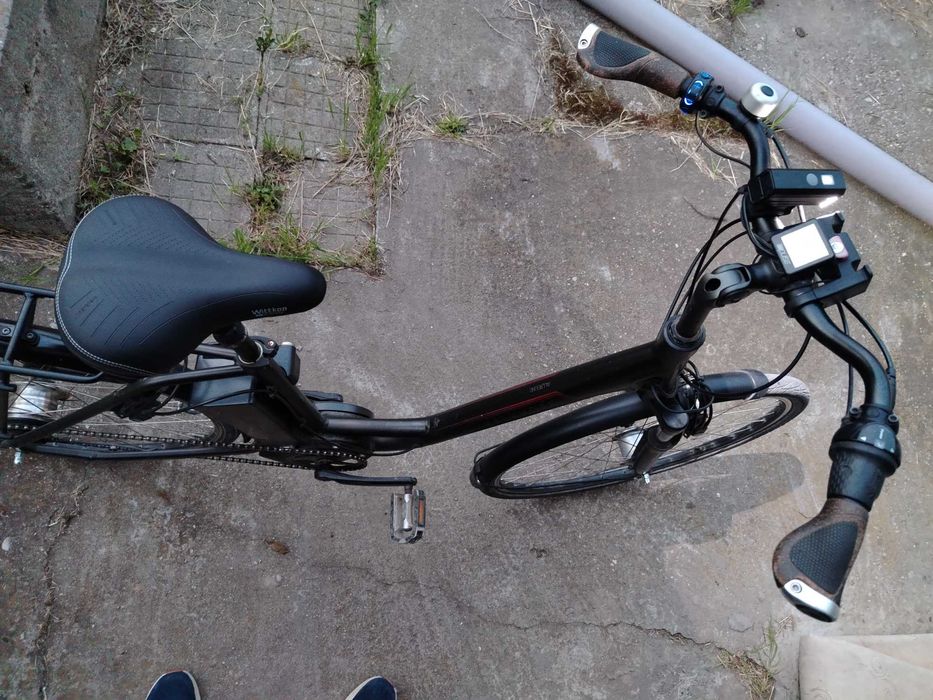 Продавам ел. Велосипед 28ц. Батерията издържа около 20км но е за ремонт.е за