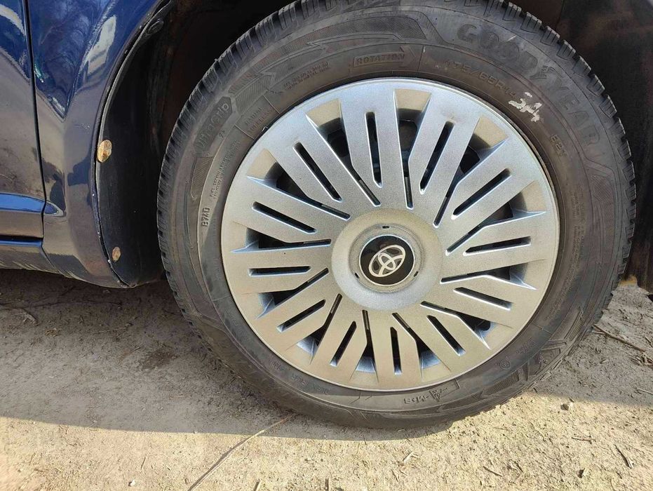 Toyota Yaris 1.3 2002 / Тойота Ярис 1.3 2002 Бензин 90 к.с.