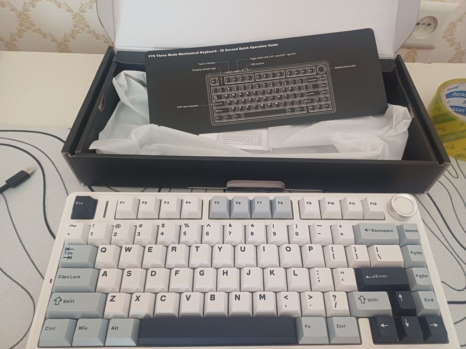 aula f75 б/у почти новая