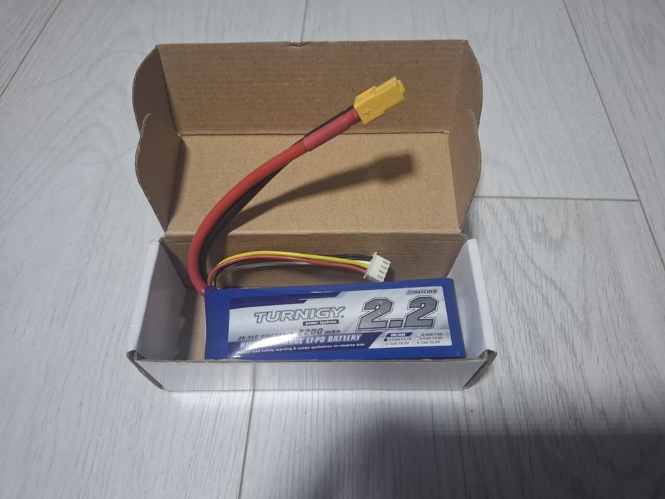 Vând acumulator Lipo 11,1V