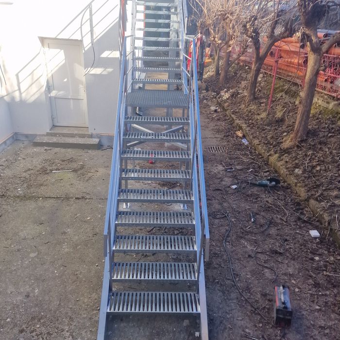 Scari metalice galvanizate