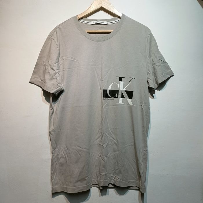 Rezervat!Tricou Calvin Klein Jeans gri, mărimea XL