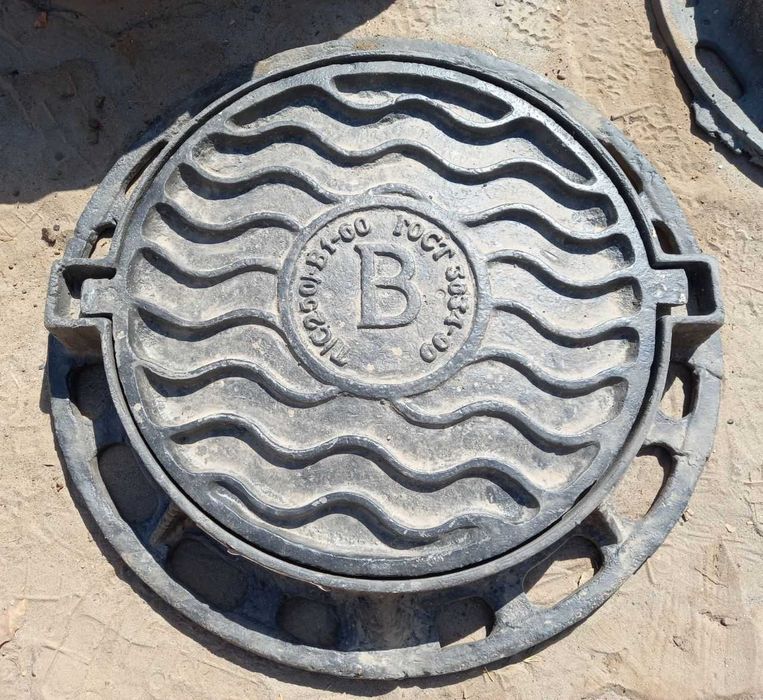 Люк Чугунный Полимерный для Колодцев