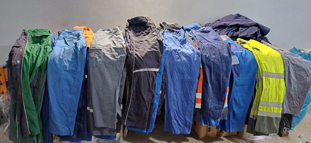 Salopete cu bretele, pantaloni de lucru en gross/ en gros/ angro