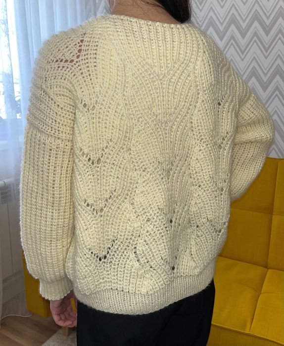Продается свитер ручной работы
