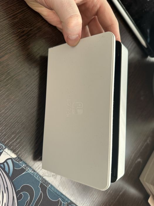 Продам Nintendo Swith Oled