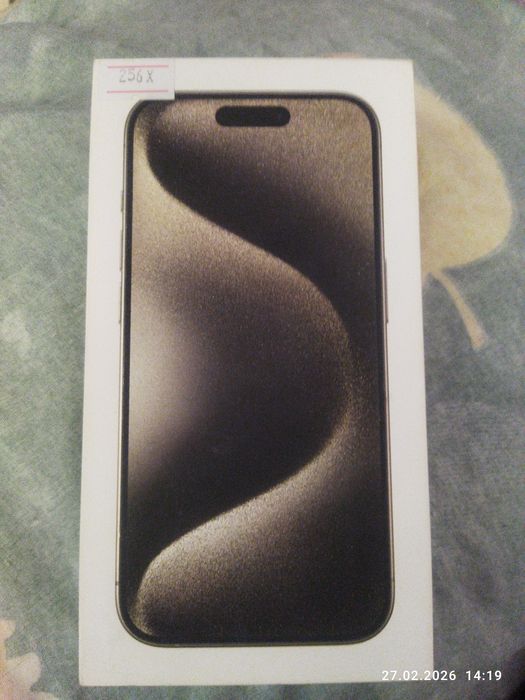 Продаю айфон 15 про