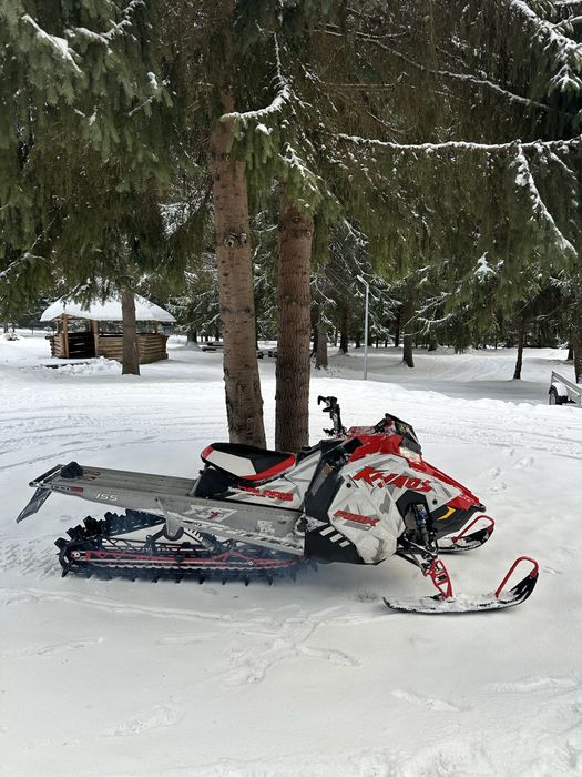 Snowmobil Polaris Khaos
