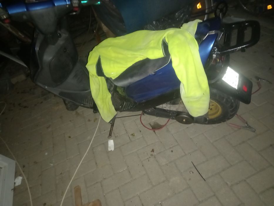 Scuter  49 în stare buna.  acte pentru înmatriculare