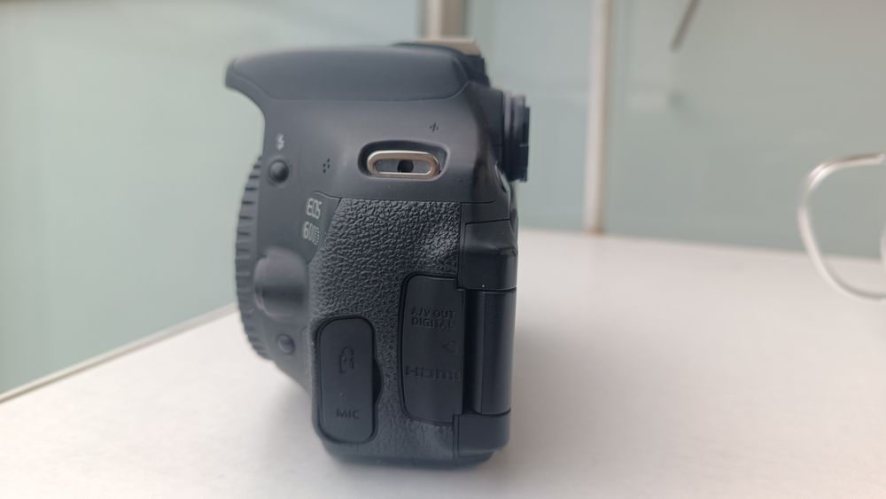 Фотоапарат Canon eos 600d