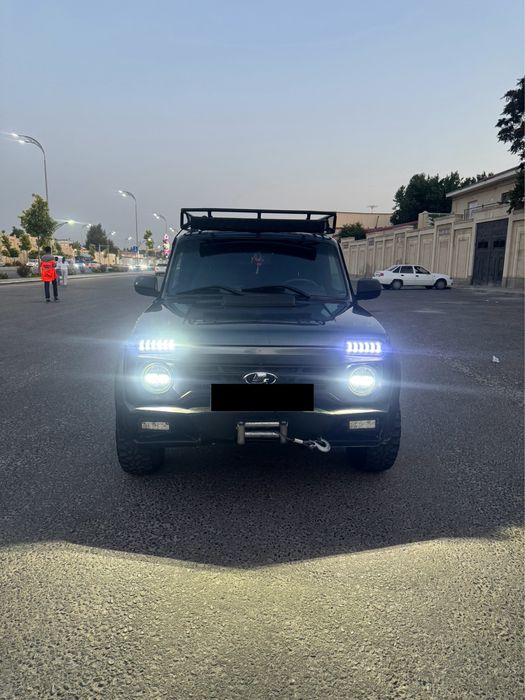 LADA 21214 Niva Bronto