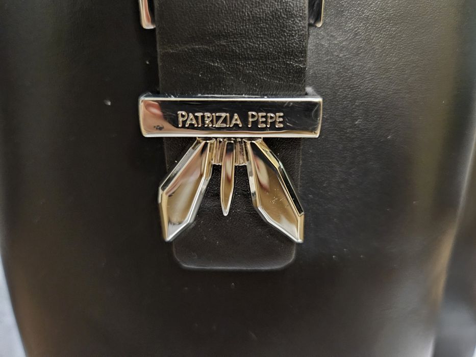 Оригинални Кожени Ботуши Patrizia Pepe.
Цвят: Черен. Заоблен връх. 
За