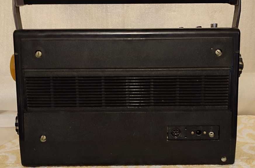 VEF Spidola 232 — винтажный радиоприёмник СССР (Рига) Латвия