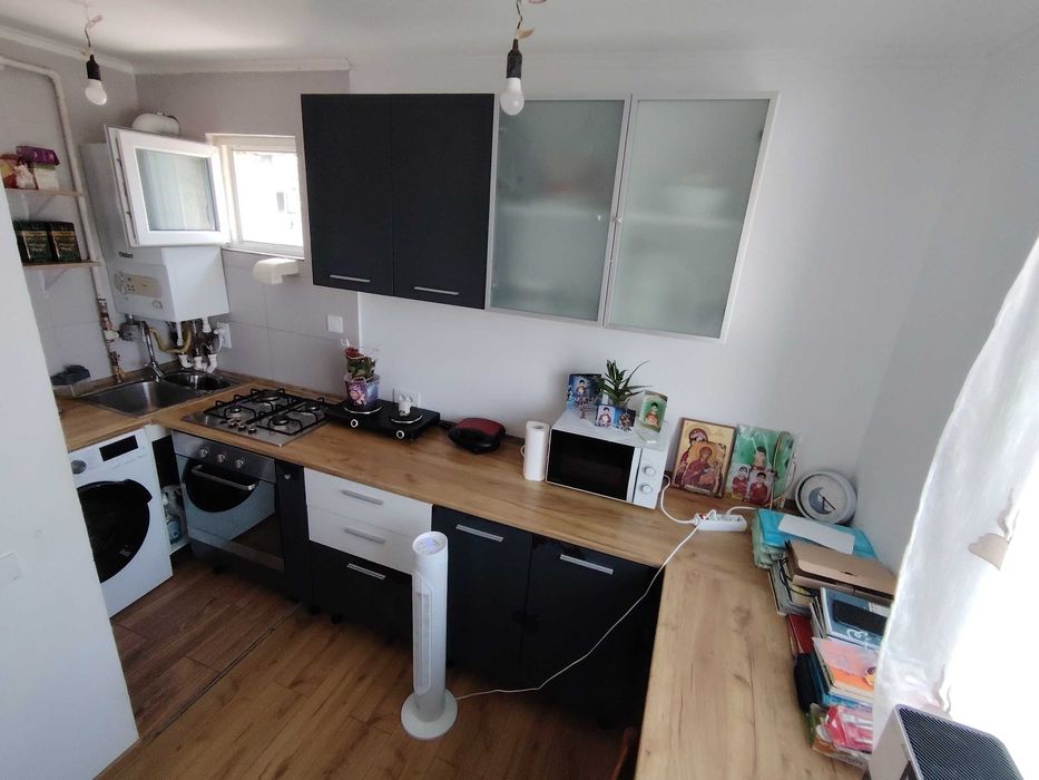 De vanzare garsoniera Iacob Andrei nr 31 et 4 din 4 18 mp renovata recent gaze, centrala, electrica noua, instalatii noi mobila noua si electrocasnice