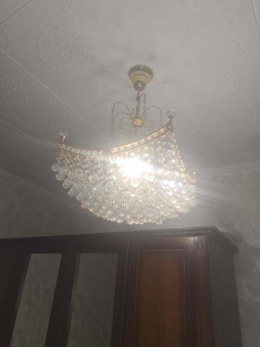 Продам люстру хрустальная