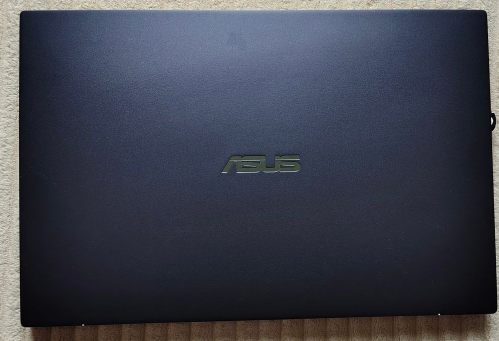 Лаптоп ASUS ExpertBook B1