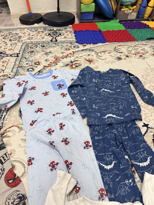 все пижамы отдам за 5000 тг