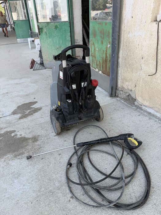 Пароструйка  karcher