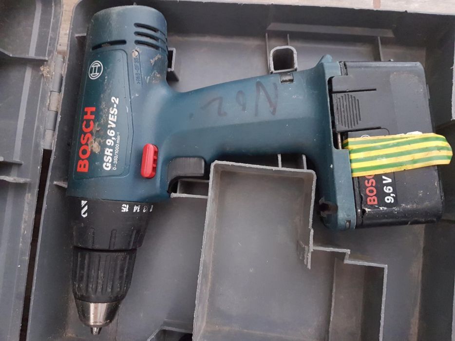 Bosch 9.6v+incarcator universal bosch