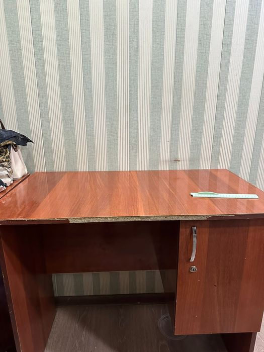 Столы  письменные дерево  Можно по отдельности