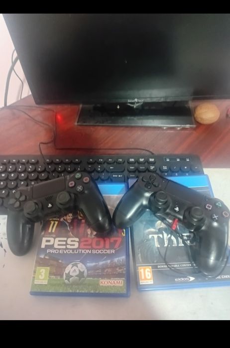 Playstation 4 la vanzare perfect funcțional trebuie doar să-l. Cureti de praf
