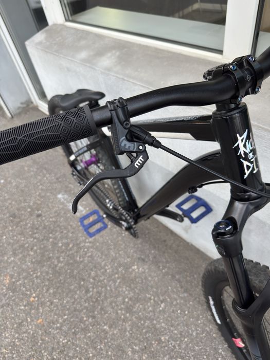 Vand rockrider st 520 modificat -Rockshox 35, Magura mt4