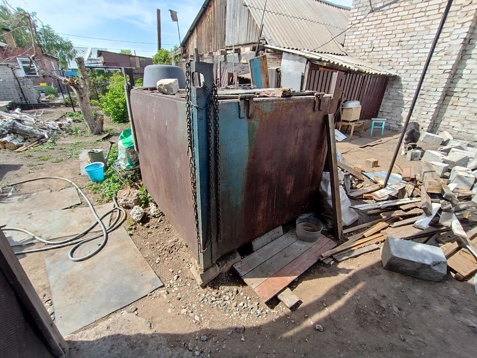 Продам металлический бак / емкость