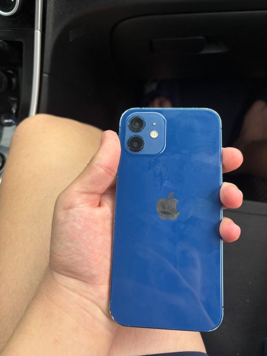 Iphone 12.