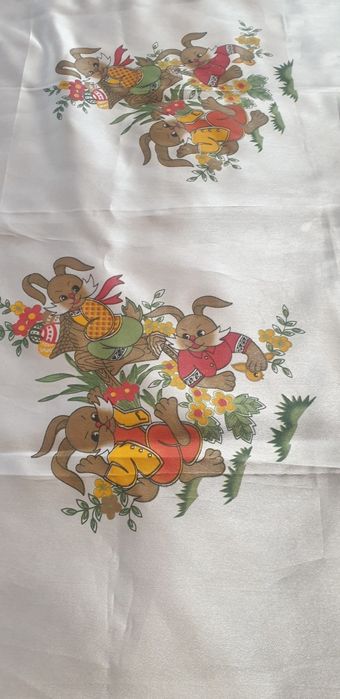 Fata  de  masa  satin