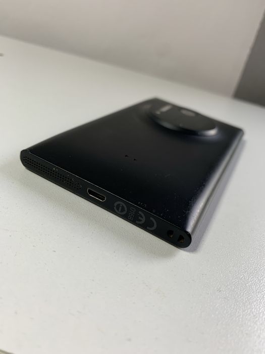 Telefon Nokia Lumia 1020 - Pentru Piese - Defect