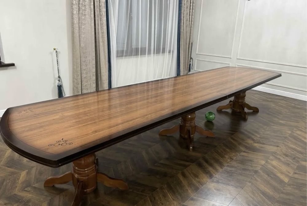 Стол для гостиной