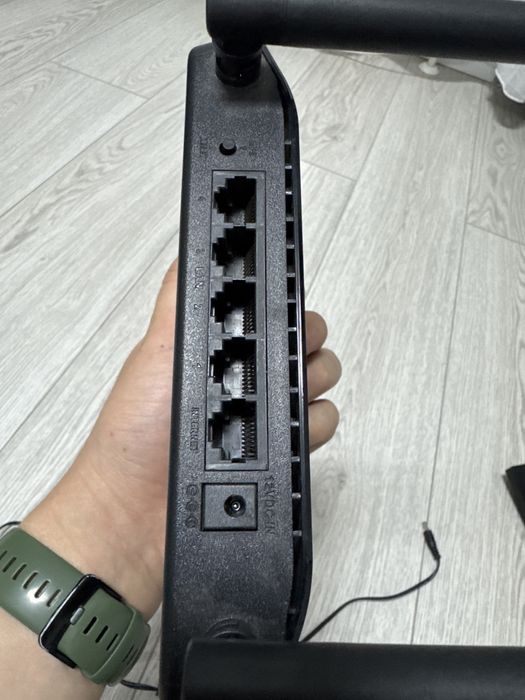 Wi-Fi роутер D-Link DIR-615  Продам роутер D-Link DIR-615.