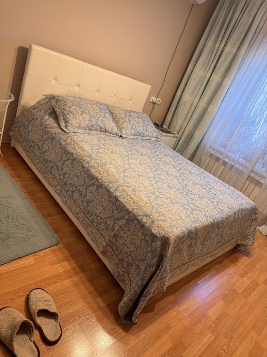 Двухспальная кровать