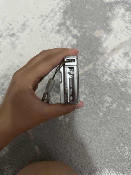 Sony Cyber-shot DSC-W90