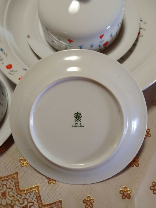 Продам столовый сервиз ГДР