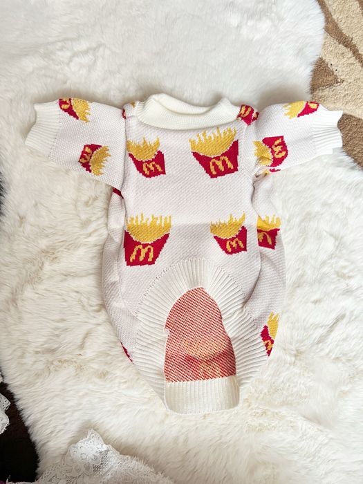 Bluza pulover pentru caini alb Mc Donalds marime M