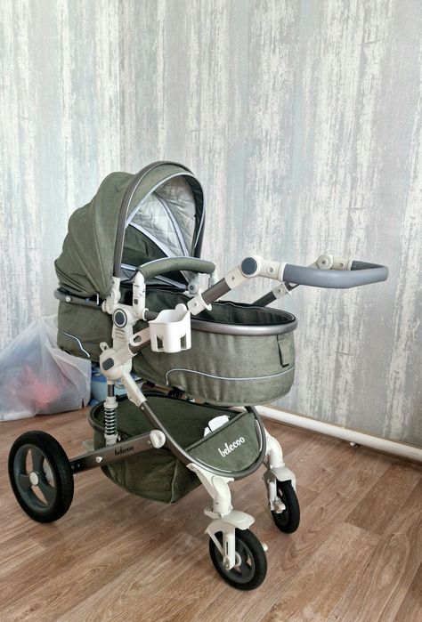 Продам коляску и детский стульчик